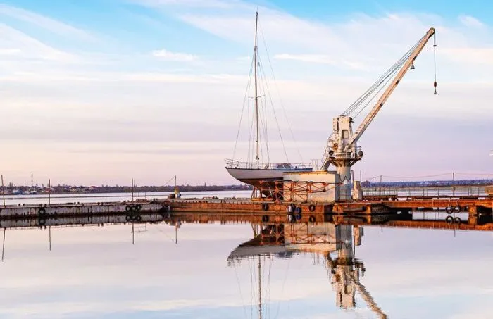 Суд в Астрахани обязал «Южный центр судостроения и судоремонта» выплатить 1 млн рублей из-за ущерба Волге