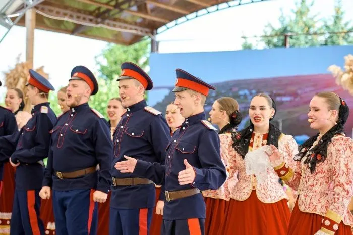 В Ростовской области прошел XIV фестиваль творчества «Золотовские купола»