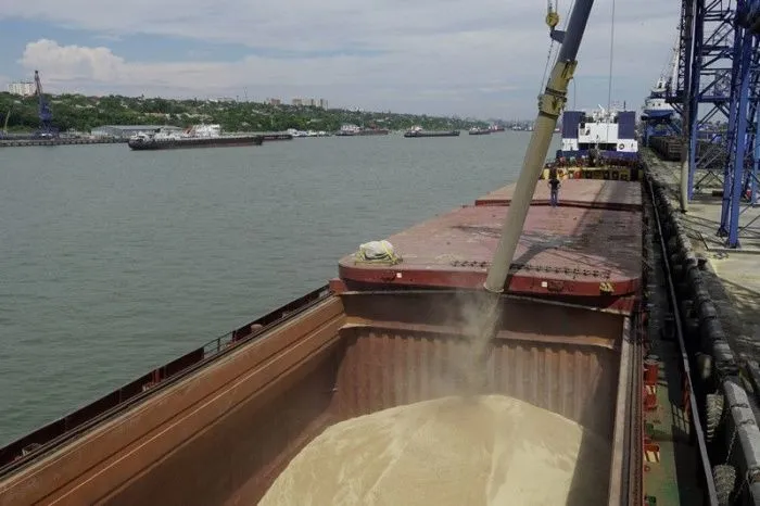 Ростовская область отправила в Египет почти 5 тысяч тонн подсолнечного шрота