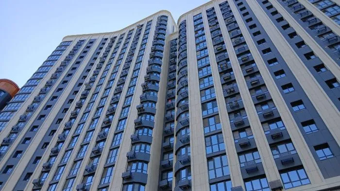 ГК «ЮгСтройИнвест» восстановила дома в «Левобережье» после атаки беспилотника