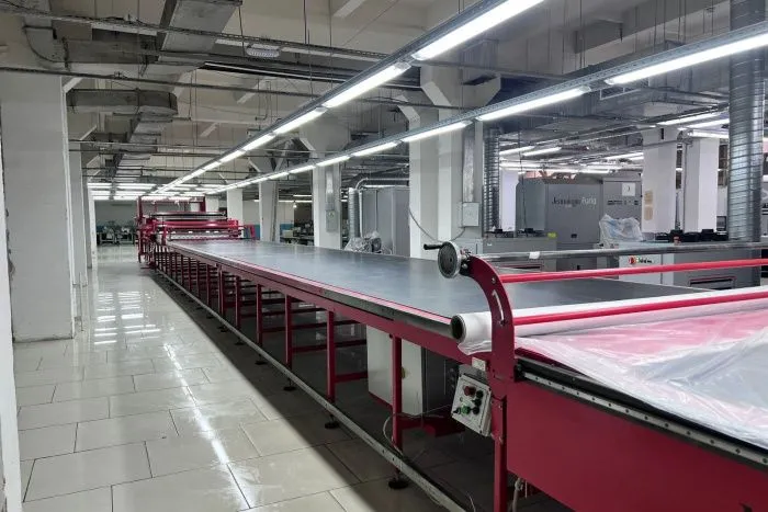 Производитель спецодежды «Булава» выкупил еще две фабрики «Глории Джинс»