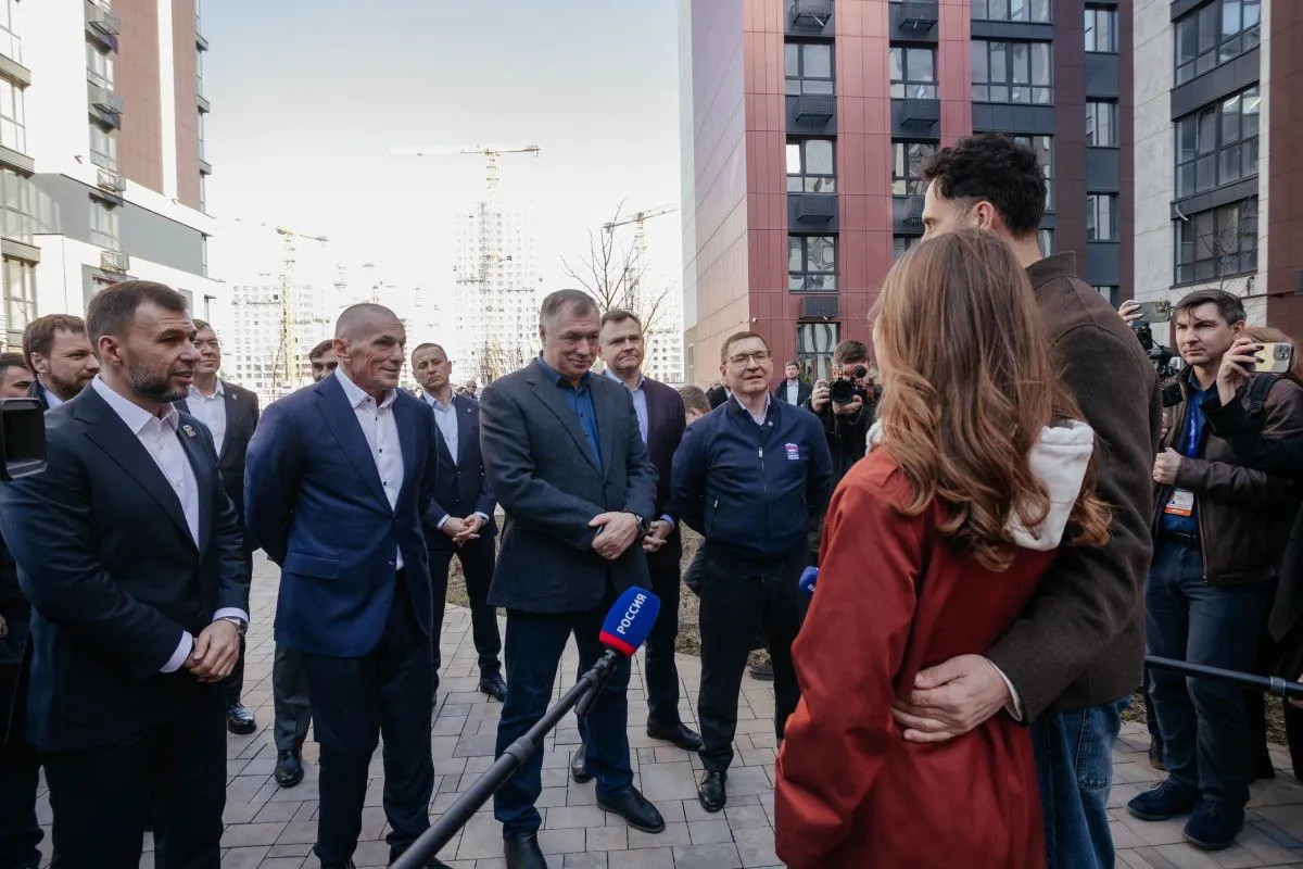 Владимир Якушев и Марат Хуснуллин посетили территорию комплексного развития «Новый Ростов»