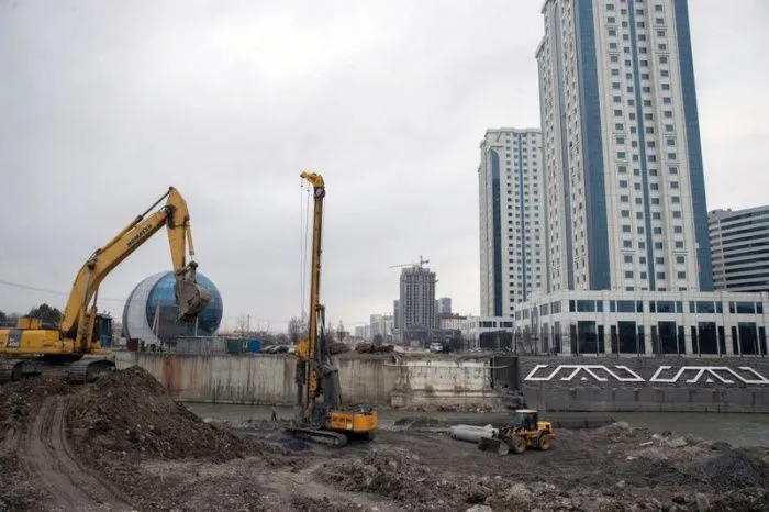 Власти Чечни сообщили, что в строящемся в Грозном новом районе Владимира Путина реализовано 65% будущего жилья