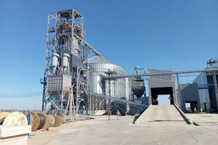 На новом заводе по переработке льна в Ростовской области начались пуско-наладочные работы