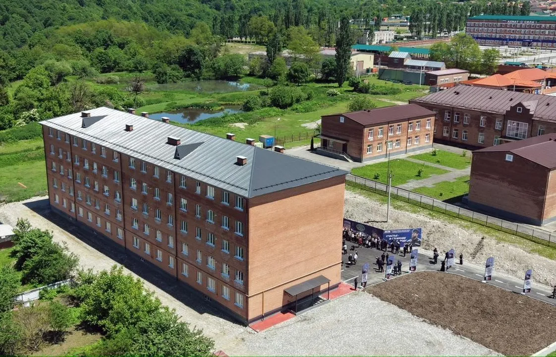 В Чечне построили многоквартирный дом для жителей оползневых территорий