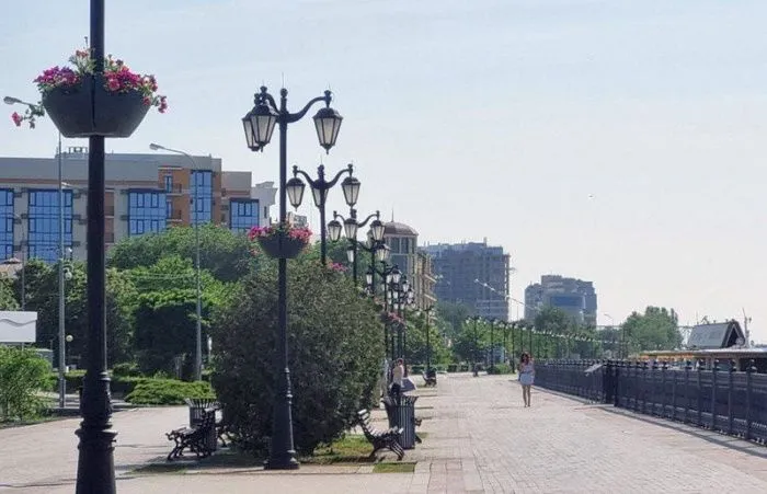 Астрахань возглавила рейтинг городов Юга по отраслевым зарплатам в РФ