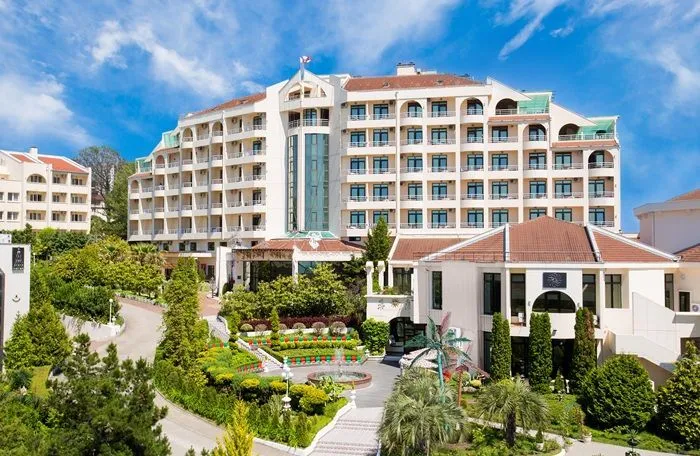 Санатории AZIMUT Hotels возглавили ТОП-100 российских здравниц