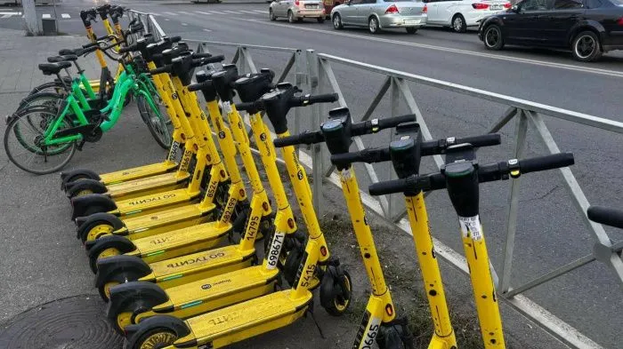 Опасный транспорт или новая реальность: нужен ли запрет самокатов на Юге