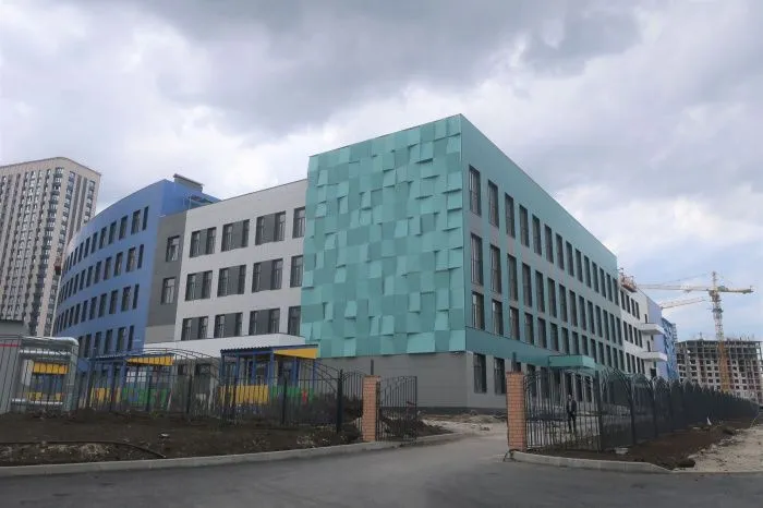 Первую школу в левобережной зоне Ростова-на-Дону на 1100 учащихся откроют 1 сентября