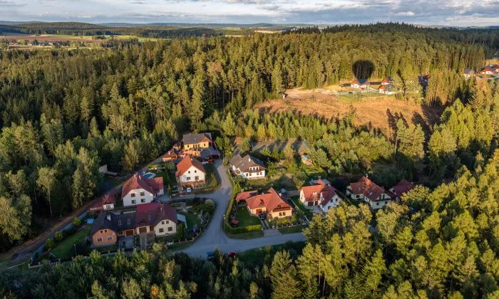 Горизонтально строить сложнее, чем вертикально: почему рынок загородной недвижимости Юга пустует