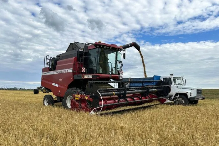 «Гомсельмаш» намерен выпустить на Кубани 130 жаток и комбайнов за год