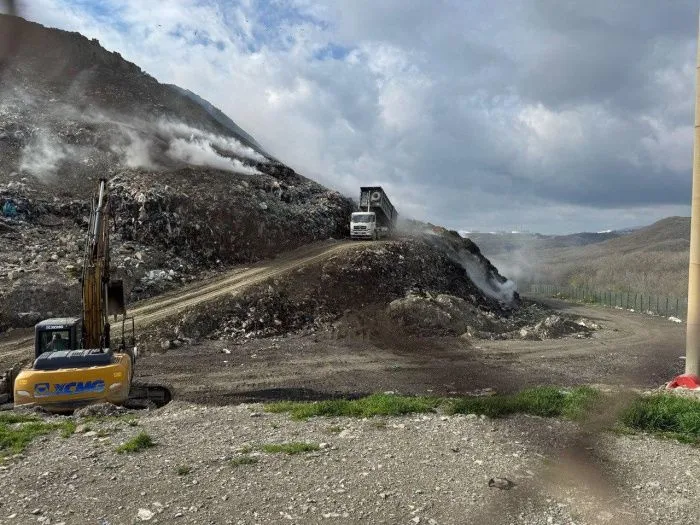 В Новороссийске потушили горевший больше месяца мусорный полигон