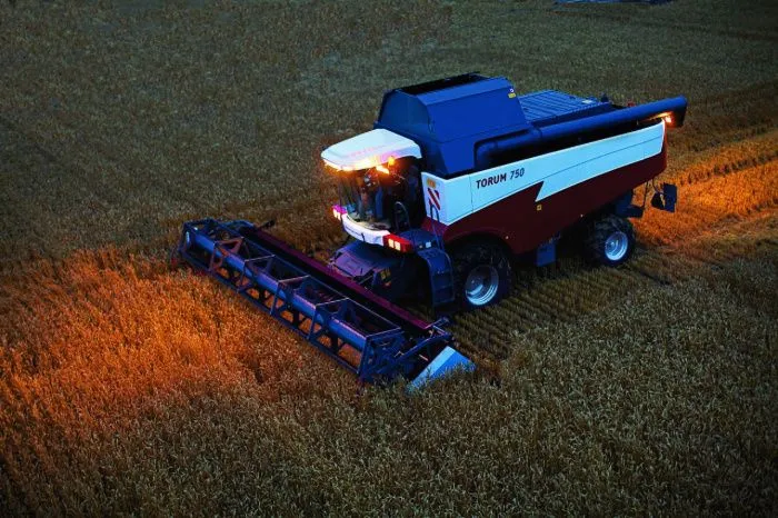 «Ростсельмаш» направит работников в единый отпуск в июне из-за спада покупок комбайнов