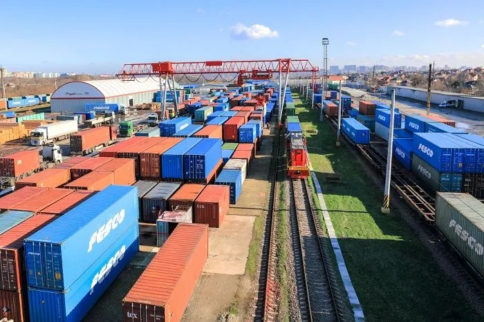 Грузовой двор Ростов-западный.jpg