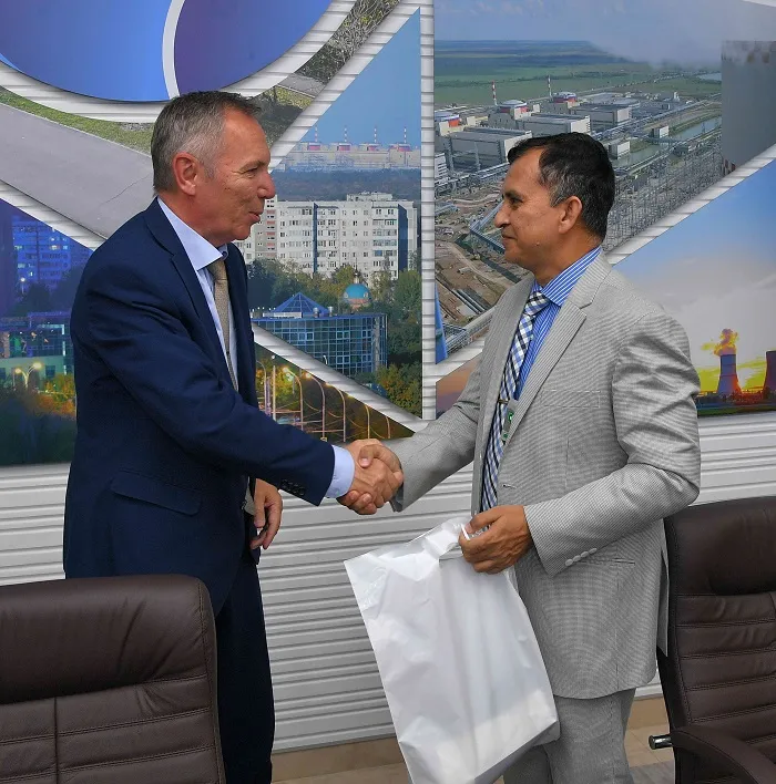 Абу Номан МД Шиббир Ахмет и Андрей Сальников