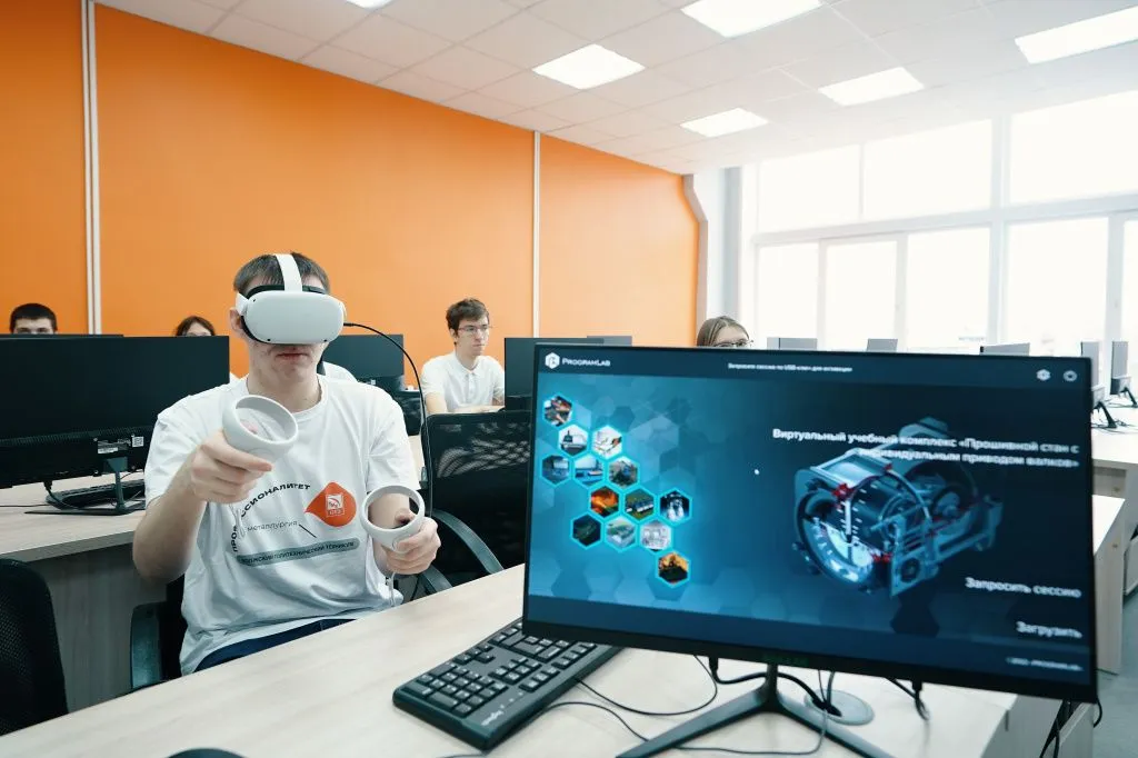 2023-03_ВТЗ_открытие_классов_в_ВПТ_по_программе_профессионалитет (34).jpg