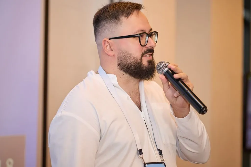 Дмитий Здесев игры.jpg