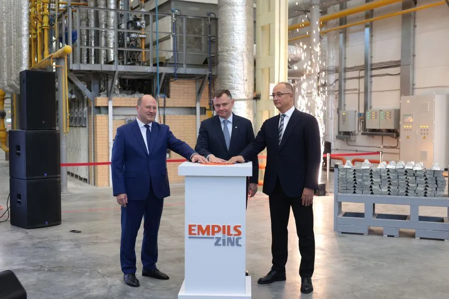 Мощность нового завода «Эмпилс-цинк» по выпуску цинковых белил составит 15-20 тысяч тонн // Фото: Правительство Ростовской области Мощность нового завода «Эмпилс-цинк» по выпуску цинковых белил составит 15-20 тысяч тонн // Фото: Правительство Ростовской области