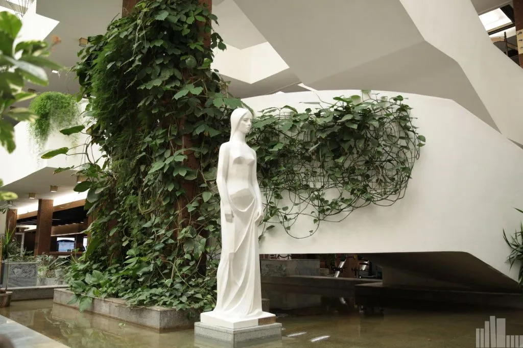 Бассейны и фонтаны тоже будут обновляться в ходе ремонта // Фото: ДГПБ