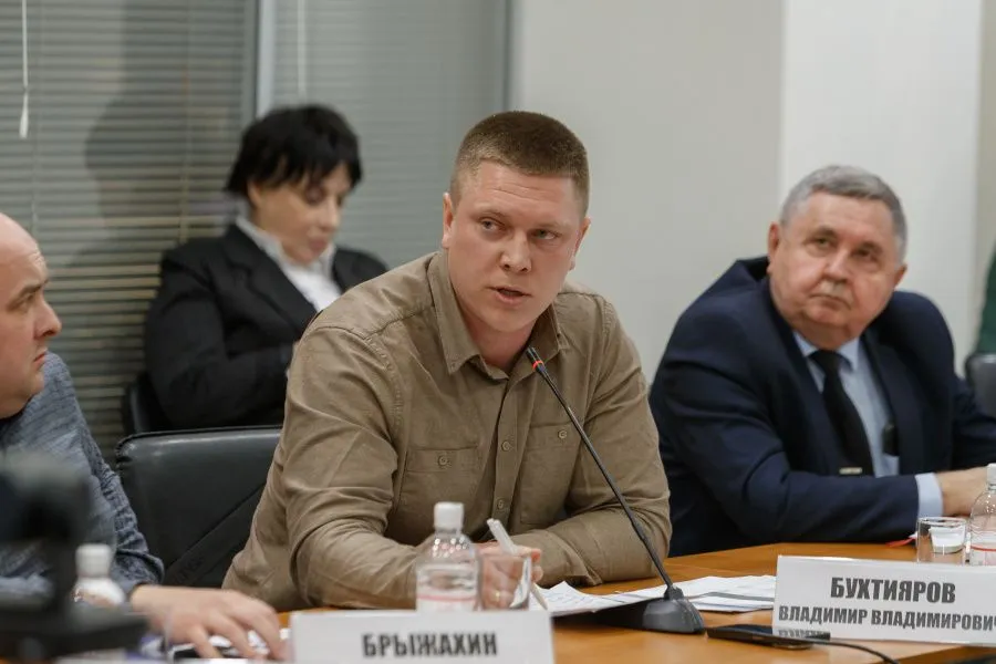 Сельхозкомпании «Энергия» в этом году вместо пшеницы и риса сеет травы — суданку, кострец, люцерну, говорит директор по стратегическому развитию донской сельхозкомпании «Энергия» Владимир Бухтияров // Фото: Эксперт Юг» Сельхозкомпании «Энергия» в этом году вместо пшеницы и риса сеет травы — суданку, кострец, люцерну, говорит директор по стратегическому развитию донской сельхозкомпании «Энергия» Владимир Бухтияров // Фото: Эксперт Юг»