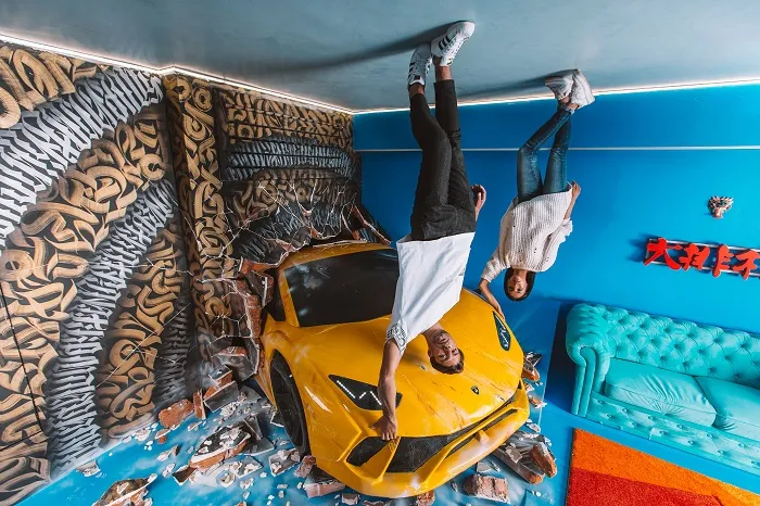 Интерьер «Перевернутого дома» в Санкт-Петербурге Интерьер «Перевернутого дома» в Санкт-Петербурге