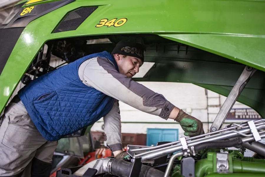 За два года аграрии Ростовской области сократили закупки тракторов почти в 7 раз, до 150 штук в год // Фото: