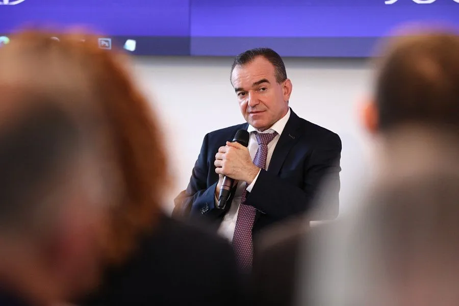 Кондратьев пресс-конференция.jpg Кондратьев пресс-конференция.jpg