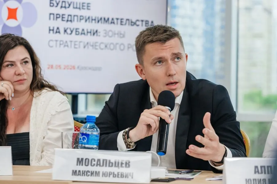 Кубани нужен гастрособытийный кластер Кубани и единый цифровой продукт — портал или приложение, которое соберёт рестораны, винодельни, фермеров, фотолокации, турмаршруты, считает генеральный директор гастрономического пространства «Вилка События» Максим Мосальцев // Фото: «Эксперт Юг»