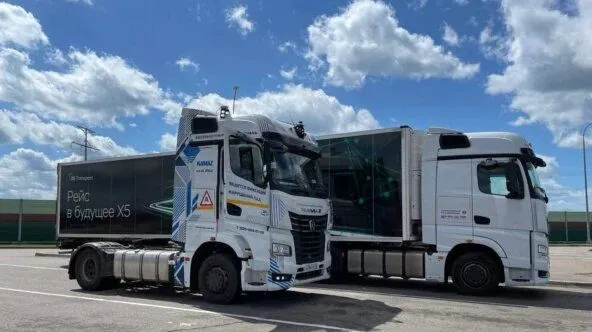 Беспилотные тягачи могут занять сегмент магистральных перевозок на длинные расстояния по предсказуемым маршрутам, считает Дмитрий Красилов // Фото: X5 Group Беспилотные тягачи могут занять сегмент магистральных перевозок на длинные расстояния по предсказуемым маршрутам, считает Дмитрий Красилов // Фото: X5 Group