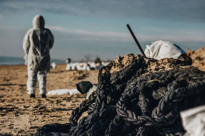 С мыса Панагия специалисты вывезли оставшиеся конструкции танкера «Волгонефть-239» С мыса Панагия специалисты вывезли оставшиеся конструкции танкера «Волгонефть-239»