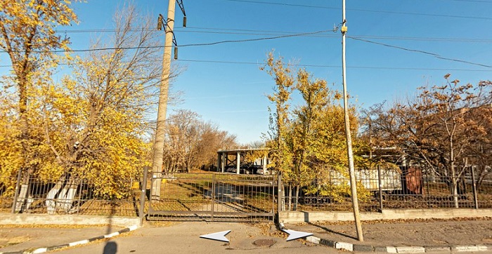В Ростове снова законсервируют стоянку-долгострой на Театральном В Ростове снова законсервируют стоянку-долгострой на Театральном