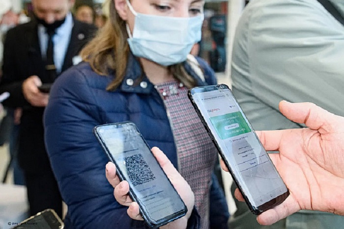 В Сочи без QR-кода решили пускать только в аптеки и магазины с товарами первой необходимости В Сочи без QR-кода решили пускать только в аптеки и магазины с товарами первой необходимости