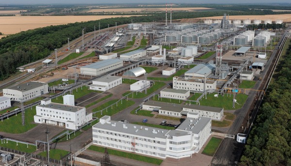 «НЗНП» подписал соглашение о реализации завода по глубокой переработке нефти в Ростовской области стоимостью 63 млрд рублей «НЗНП» подписал соглашение о реализации завода по глубокой переработке нефти в Ростовской области стоимостью 63 млрд рублей
