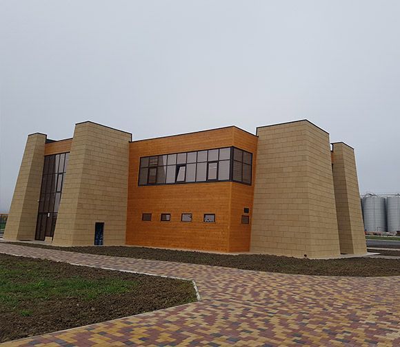 В СКФО начали работу два предприятия полного цикла по производству вина и виски