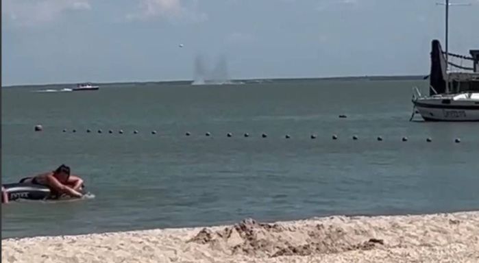 В Краснодарском крае штурмовик Су-25 упал в Азовское море В Краснодарском крае штурмовик Су-25 упал в Азовское море