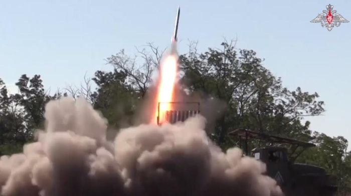 На западе Ростовской области ночью ПВО сбила ракету На западе Ростовской области ночью ПВО сбила ракету