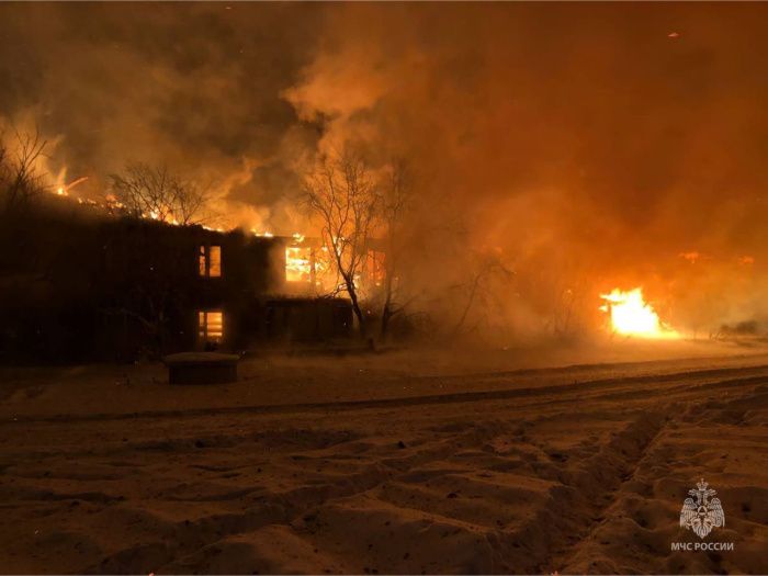 МЧС: в Анапе горит 11-этажный жилой дом, эвакуируют жильцов МЧС: в Анапе горит 11-этажный жилой дом, эвакуируют жильцов