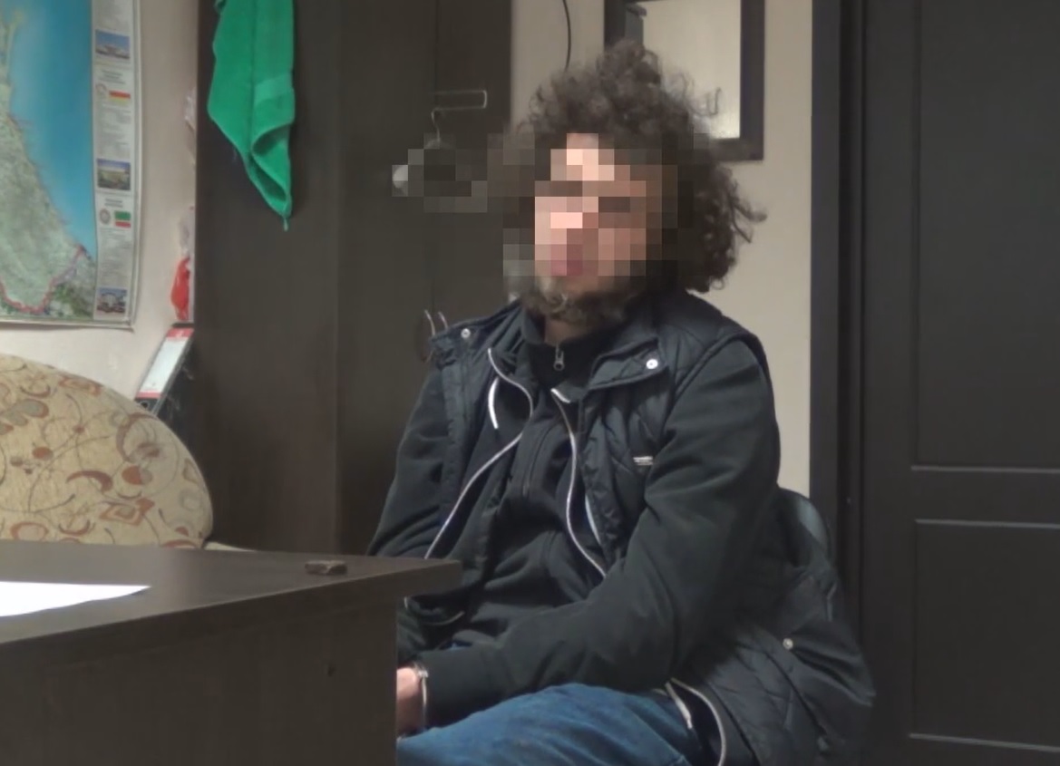 Сотрудники ФСБ задержали в Кисловодске исламиста, который планировал совершить теракт Сотрудники ФСБ задержали в Кисловодске исламиста, который планировал совершить теракт