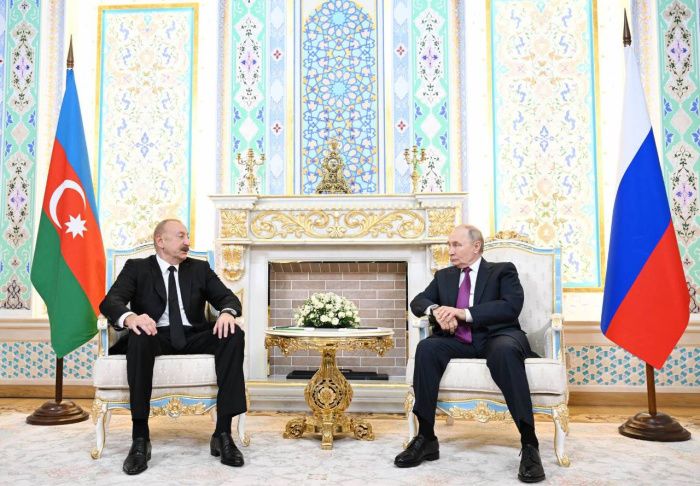 Путин назвал причины крушения самолета AZAL, летевшего из Баку в Грозный Путин назвал причины крушения самолета AZAL, летевшего из Баку в Грозный