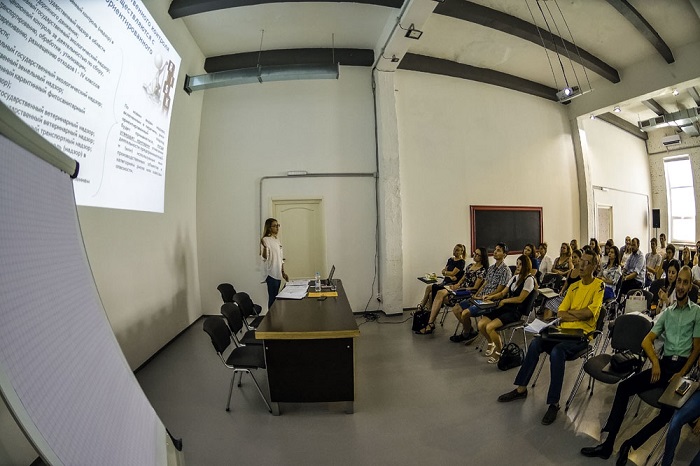 Между MBA и «Бизнес-молодостью» Между MBA и «Бизнес-молодостью»