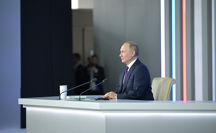 Путин похвалил Хуснуллина за развитие Юга России и показатели строительства Путин похвалил Хуснуллина за развитие Юга России и показатели строительства