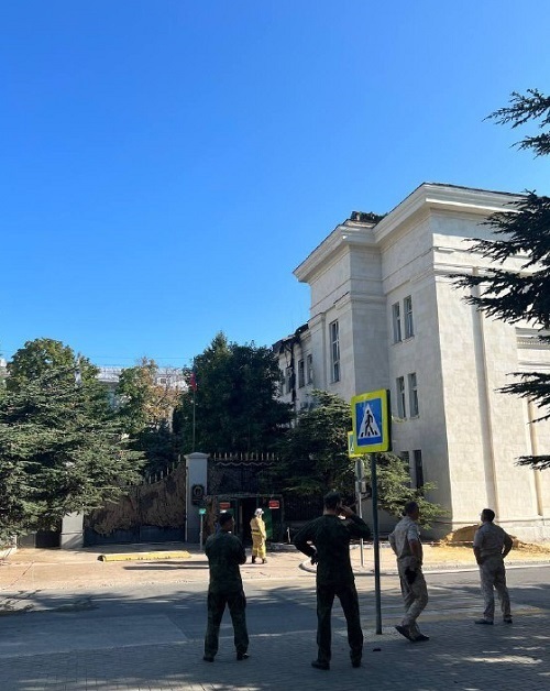 Над штабом Черноморского флота в Севастополе был сбит беспилотник Над штабом Черноморского флота в Севастополе был сбит беспилотник