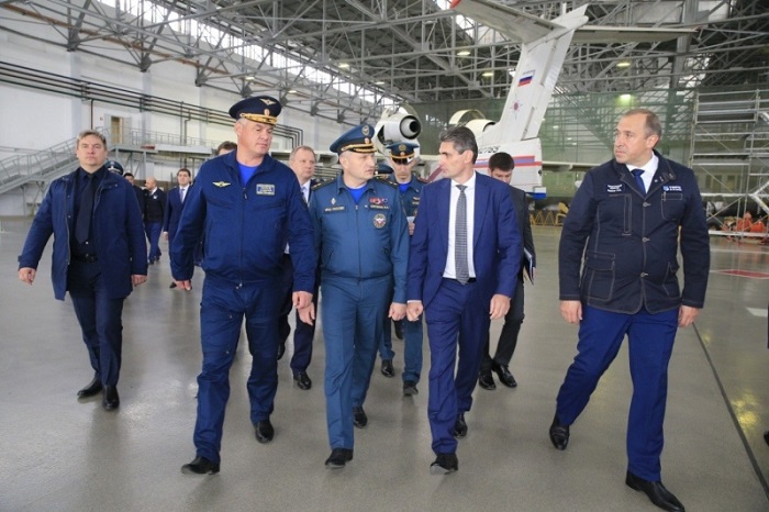 Глава МЧС России посетил авиационный научно-технический комплекс имени Бериева в Таганроге