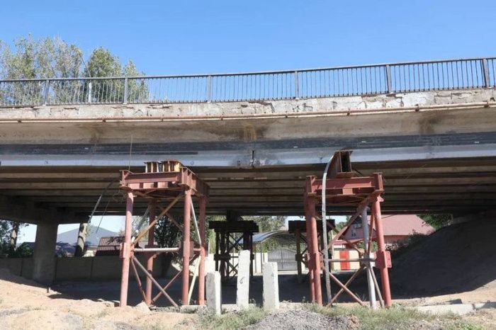 В Астрахани ограничили движение по мосту через реку Царев В Астрахани ограничили движение по мосту через реку Царев