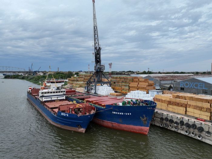Объемы грузооборота портов на Каспии увеличились за год на треть