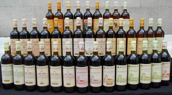 «Массандра» начала разливать вино «Массандра» начала разливать вино