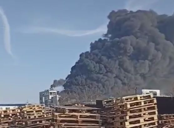 На восстановление завода в Шахтах после пожара уйдет до трех месяцев