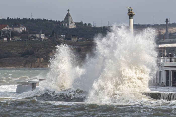 В Севастополе оценили ущерб от урагана в 783 млн рублей