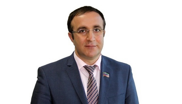 Дагестанского депутата Эдуарда Хидирова обвинили в мошенничестве на сумму 500 млн рублей Дагестанского депутата Эдуарда Хидирова обвинили в мошенничестве на сумму 500 млн рублей