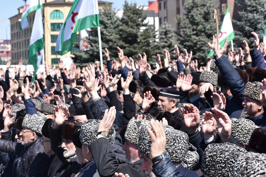Новый протест: в Ингушетии выступают против закона о референдуме Новый протест: в Ингушетии выступают против закона о референдуме